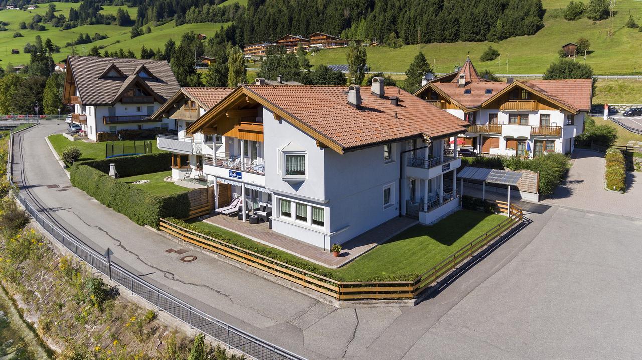 Appartments Lercher Irma San Candido Kültér fotó