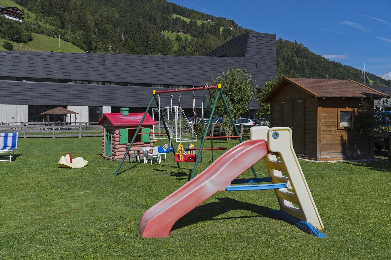 Appartments Lercher Irma San Candido Kültér fotó