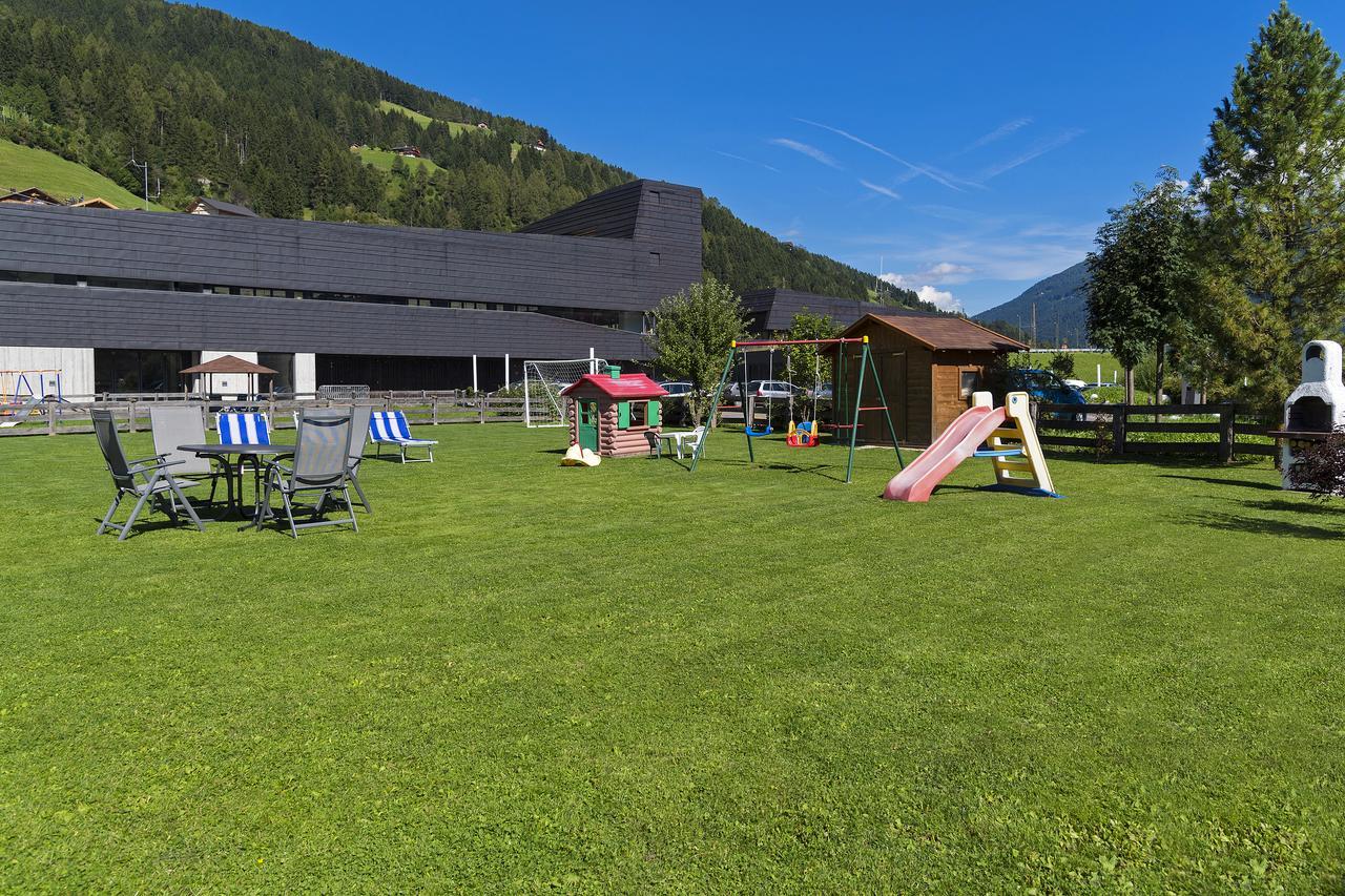 Appartments Lercher Irma San Candido Kültér fotó